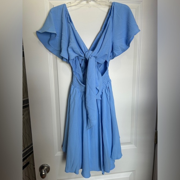 Elegant Blue Ruffle Dress - Picture 3 of 4